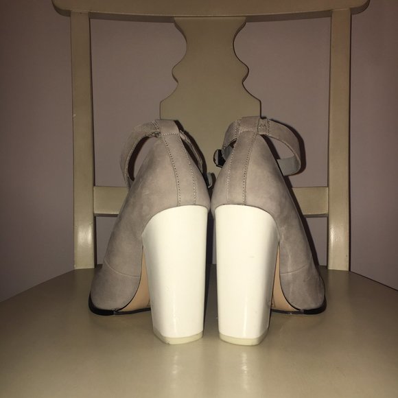 ALDO, Size 6, Suede, Two-Tone Grey & White, Strap Buckle, 4.5" Block Heels - Picture 5 of 12
